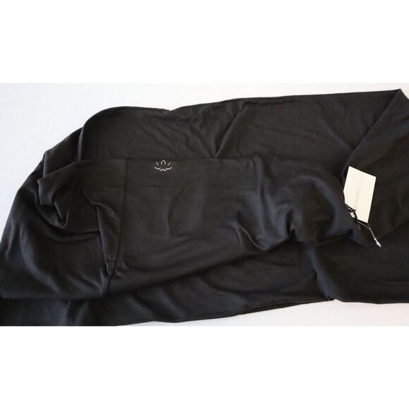 Beyond Yoga Women's One Size Black Lightweight Pocket Infinity Scarf - Picture 8 of 16